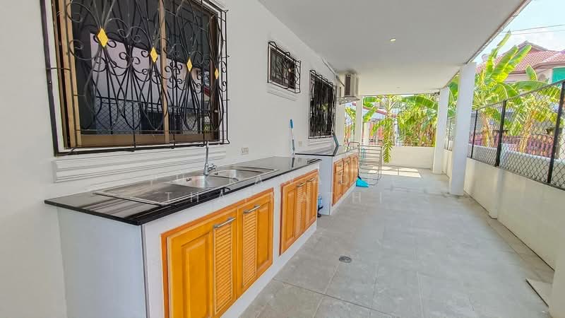 Royal Park Village, Chon Buri (Pattaya), Nong Pru, Bang Lamung (Pattaya), Chon Buri (Pattaya), 4 Bedrooms, 240 sqm, Single Detached House For Rent, by Pukkawadee Thapmathi, 500183604 - DDproperty.com