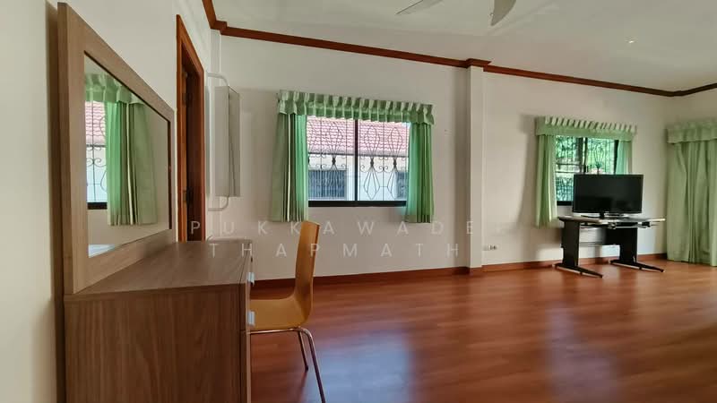 Royal Park Village : รอยัล พาร์ค วิลเลจ, ชลบุรี, หนองปรือ, บางละมุง, ชลบุรี, 240 ตร.ม., บ้านเดี่ยว ให้เช่า, โดย Pukkawadee Thapmathi, 500183604 - DDproperty.com