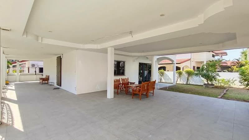 Royal Park Village, Chon Buri (Pattaya), Nong Pru, Bang Lamung (Pattaya), Chon Buri (Pattaya), 4 Bedrooms, 240 sqm, Single Detached House For Rent, by Pukkawadee Thapmathi, 500183604 - DDproperty.com