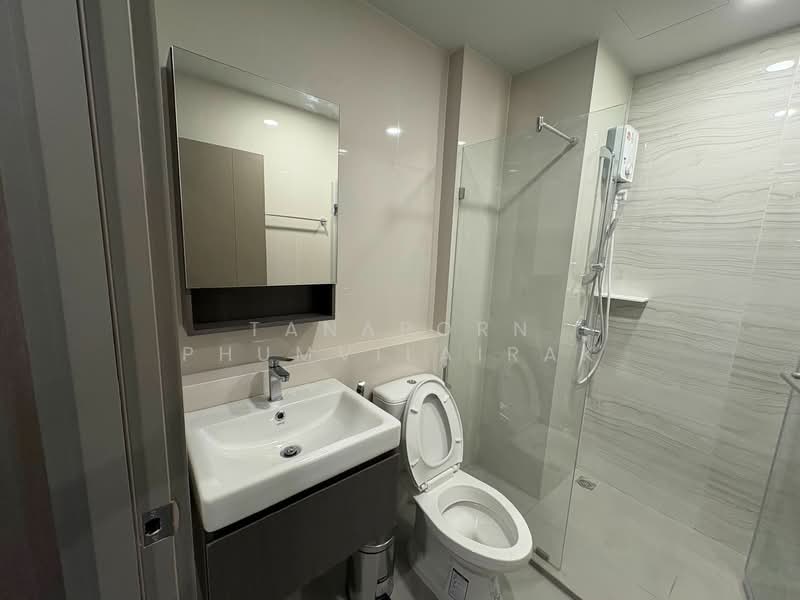 Aspire Onnut Station, Bangkok, Sukhumvit Road, Phra Kanong, Khlong Toei, Bangkok, 1 Bedroom, 31 sqm, Condo For Rent, by Tanaporn Phumvilairak, 500183639 - DDproperty.com