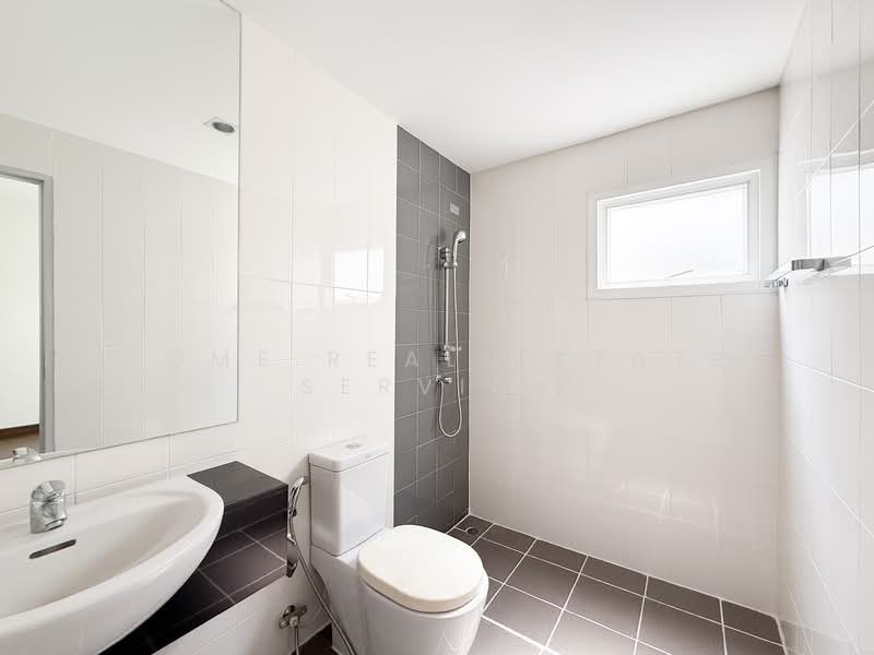 Lumpini Town Place Ratchayothin-Sena, Bangkok, Chan Kasem, Chatuchak, Bangkok, 3 Bedrooms, 180 sqm, Townhouse For Sale, by HOME Real Estate Service, 500183640 - DDproperty.com