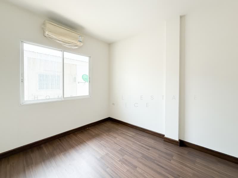 Lumpini Town Place Ratchayothin-Sena, Bangkok, Chan Kasem, Chatuchak, Bangkok, 3 Bedrooms, 180 sqm, Townhouse For Sale, by HOME Real Estate Service, 500183640 - DDproperty.com