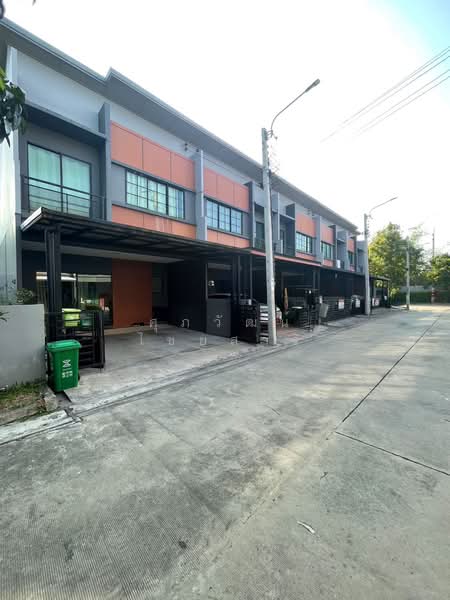 Siri Place Charan-Pinklao : สิริ เพลส จรัญ-ปิ่นเกล้า, นนทบุรี, ถนน บางกรวย-จงถนอม, วัดชลอ, บางกรวย, นนทบุรี, 133 ตร.ม., ทาวน์เฮ้าส์ ขาย, โดย ศุภวัฒน์ ไชยสาร, 500183655 - DDproperty.com