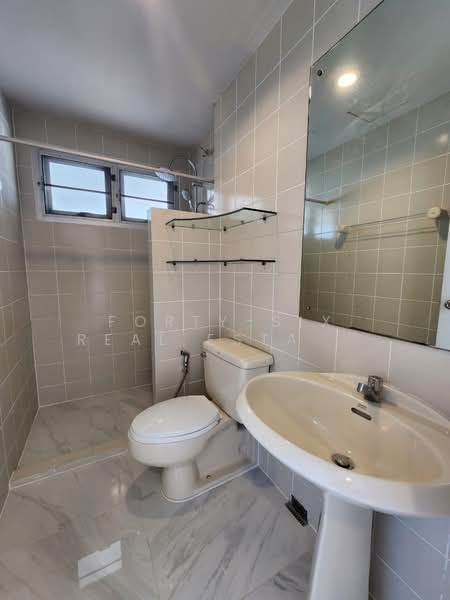 Saichol Mansion, Bangkok, 1349/1-208  Charoennakorn Road, Bang Lam Phu Lang, Khlong San, Bangkok, 4 Bedrooms, 339 sqm, Condo For Rent, by Forty-Six Real Estate Group, 500183732 - DDproperty.com