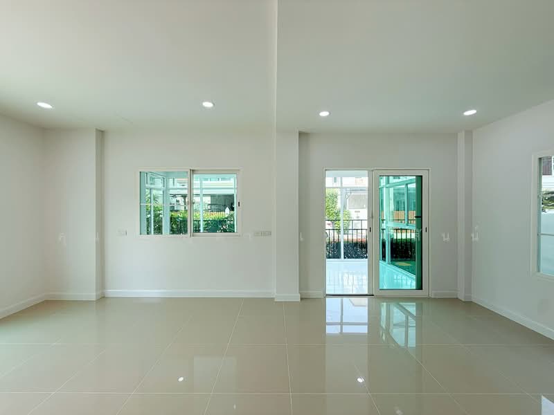 Supalai Ville Wongwaen-Lumlukka Klong 5, Pathum Thani, Bung Kham Proi, Lam Luk Ka, Pathum Thani, 4 Bedrooms, 150 sqm, Semi-Detached House (Twin House) For Sale, by คุณวิญญุดา เหล่าสันน์, 500183746 - DDproperty.com