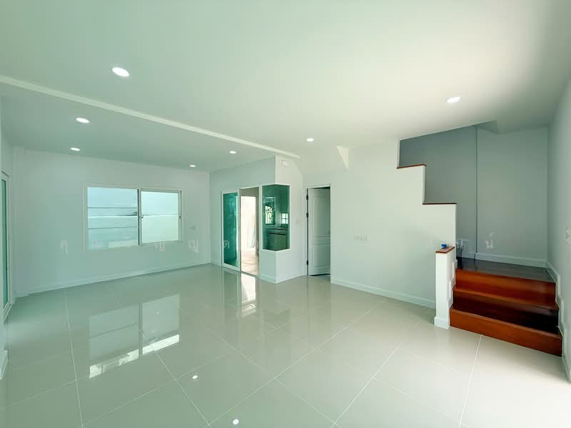 Supalai Ville Wongwaen-Lumlukka Klong 5, Pathum Thani, Bung Kham Proi, Lam Luk Ka, Pathum Thani, 4 Bedrooms, 150 sqm, Semi-Detached House (Twin House) For Sale, by คุณวิญญุดา เหล่าสันน์, 500183746 - DDproperty.com