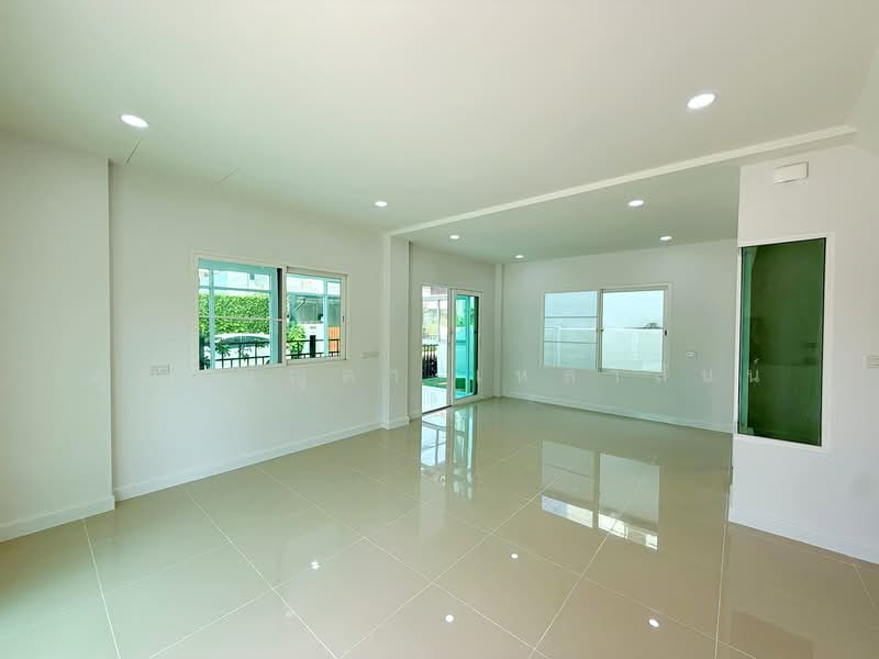 Supalai Ville Wongwaen-Lumlukka Klong 5, Pathum Thani, Bung Kham Proi, Lam Luk Ka, Pathum Thani, 4 Bedrooms, 150 sqm, Semi-Detached House (Twin House) For Sale, by คุณวิญญุดา เหล่าสันน์, 500183746 - DDproperty.com