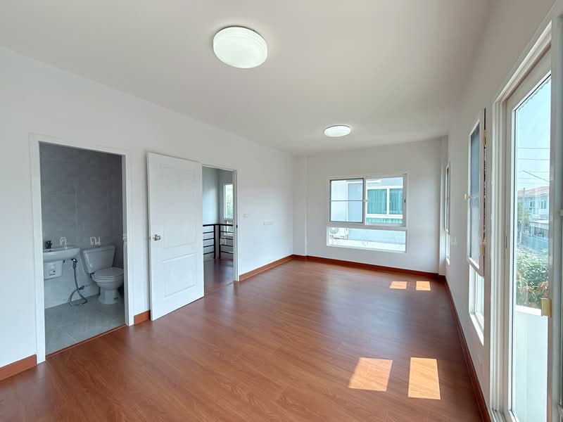 Supalai Ville Wongwaen-Lumlukka Klong 5, Pathum Thani, Bung Kham Proi, Lam Luk Ka, Pathum Thani, 4 Bedrooms, 150 sqm, Semi-Detached House (Twin House) For Sale, by คุณวิญญุดา เหล่าสันน์, 500183746 - DDproperty.com