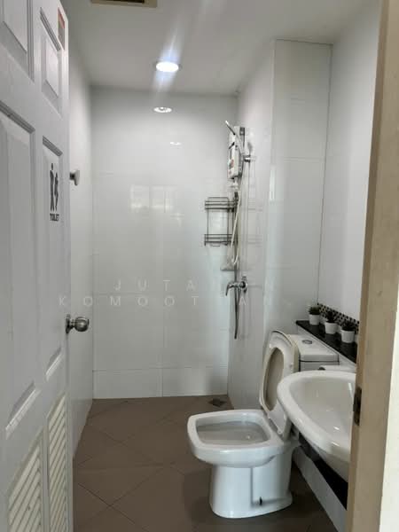 Premio Prime Kaset-Nawamin, Bangkok, 9 Prasert-Manukitch Road, Chorake Bua, Lat Phrao, Bangkok, 1 Bedroom, 42 sqm, Condo For Rent, by Jutanon Komoottanaruk, 500183783 - DDproperty.com