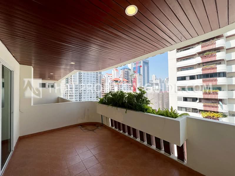 Hawaii Tower, Bangkok, Soi Sukhumvit 23, Khlongtoei Nua, Watthana, Bangkok, 3 Bedrooms, 500 sqm, Condo For Rent, by Khun Nita, 500183805 - DDproperty.com