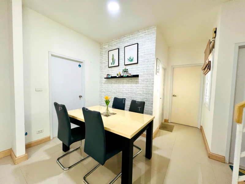 Q District Suksawad-Wongwaen Rama 3, Samut Prakan, Soi Suksawat 76 Latluang, Suksawat Road, Bang Chak, Phra Pra Daeng, Samut Prakan, 4 Bedrooms, 100 sqm, Semi-Detached House (Twin House) For Sale, by The Best Property ปู, 500183828 - DDproperty.com