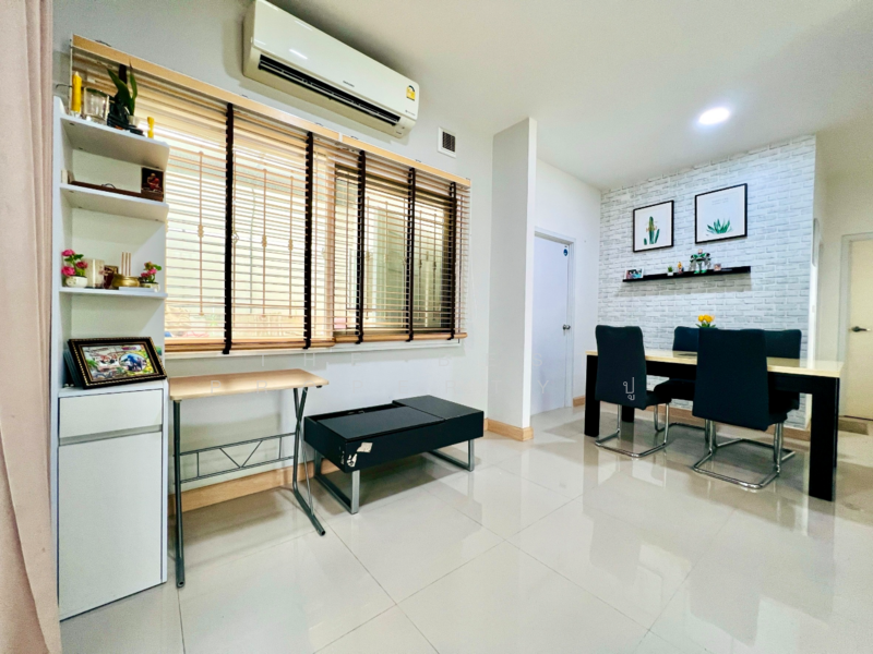 Q District Suksawad-Wongwaen Rama 3, Samut Prakan, Soi Suksawat 76 Latluang, Suksawat Road, Bang Chak, Phra Pra Daeng, Samut Prakan, 4 Bedrooms, 100 sqm, Semi-Detached House (Twin House) For Sale, by The Best Property ปู, 500183828 - DDproperty.com