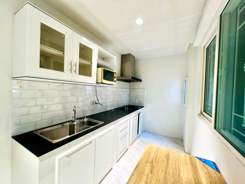 Q District Suksawad-Wongwaen Rama 3, Samut Prakan, Soi Suksawat 76 Latluang, Suksawat Road, Bang Chak, Phra Pra Daeng, Samut Prakan, 4 Bedrooms, 100 sqm, Semi-Detached House (Twin House) For Sale, by The Best Property ปู, 500183828 - DDproperty.com