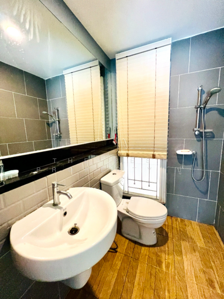 Q District Suksawad-Wongwaen Rama 3, Samut Prakan, Soi Suksawat 76 Latluang, Suksawat Road, Bang Chak, Phra Pra Daeng, Samut Prakan, 4 Bedrooms, 100 sqm, Semi-Detached House (Twin House) For Sale, by The Best Property ปู, 500183828 - DDproperty.com