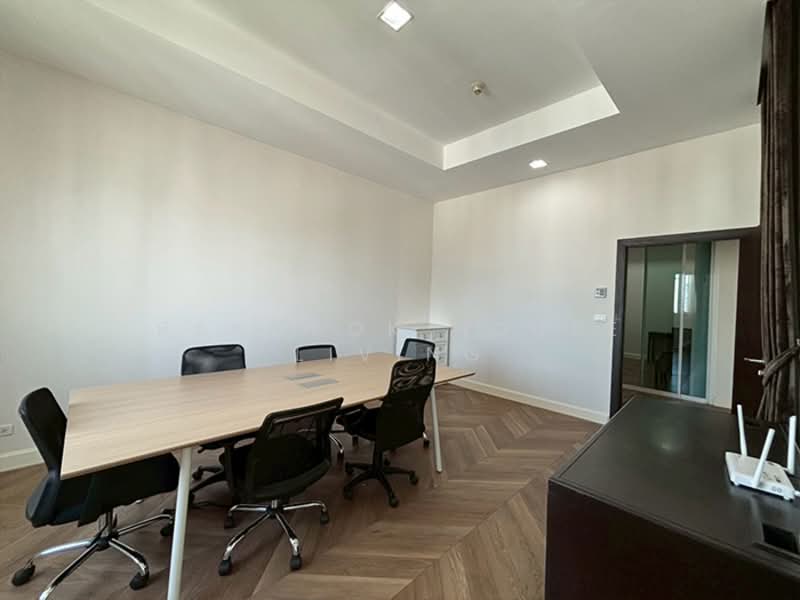 Grand Mercure Bangkok Asoke Residence, Bangkok, 50 5 Soi Sukhumvit 19, Khlong Tan Nua, Watthana, Bangkok, 4 Bedrooms, 440 sqm, Condo For Rent, by Bangkok House Living, 500183843 - DDproperty.com