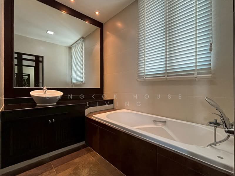 Grand Mercure Bangkok Asoke Residence, Bangkok, 50 5 Soi Sukhumvit 19, Khlong Tan Nua, Watthana, Bangkok, 4 Bedrooms, 440 sqm, Condo For Rent, by Bangkok House Living, 500183843 - DDproperty.com