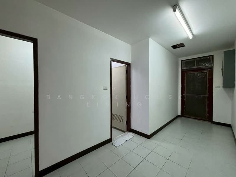 For Rent - Govind Tower, Bangkok