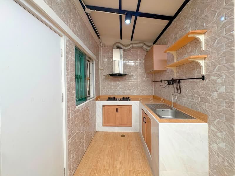 Pruksa Ville 69 Kanjana-Ladpladuke : พฤกษาวิลล์ 69 กาญจนาฯ-ลาดปลาดุก, นนทบุรี, ถนนกาญจนาภิเษก ซอยบางไผ่ 14, บางบัวทอง, บางบัวทอง, นนทบุรี, 120 ตร.ม., ทาวน์เฮ้าส์ ขาย, โดย Punpapa Rassamee, 500183887 - DDproperty.com