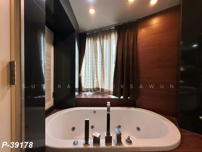 The Master Centrium Asoke-Sukhumvit, Bangkok, Sukhumvit 21, Khlongtoei Nua, Watthana, Bangkok, 2 Bedrooms, 160 sqm, Condo For Rent, by Susira Prueksawun, 500183889 - DDproperty.com