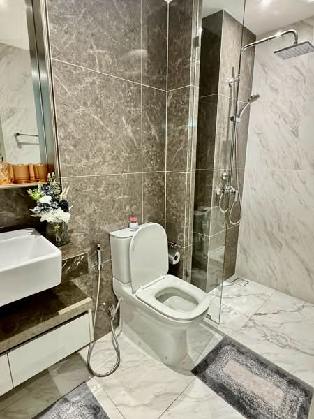 Fynn Asoke, Bangkok, 28 Sukhumvit 10 Alley, Khlong Toei, Khlong Toei, Bangkok, 3 Bedrooms, 110 sqm, Condo For Rent, by Thawatchai Methawongworakul, 500183906 - DDproperty.com