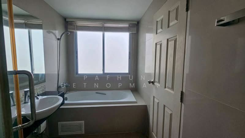 The Niche Taksin, Bangkok, 332 Inthara Phithak Road, Hi Runruche, Thon Buri, Bangkok, 2 Bedrooms, 66 sqm, Condo For Sale, by Pafhun  Detnopmani , 500183916 - DDproperty.com