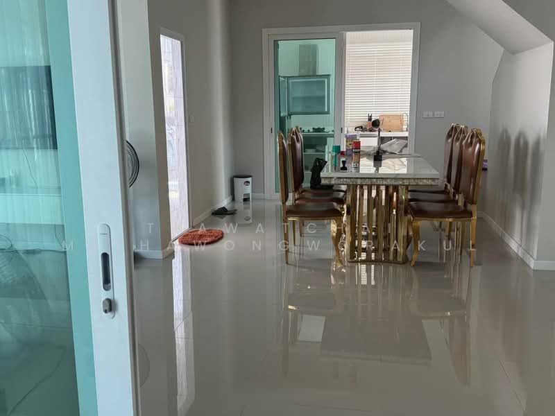 4-BR House, Bangkok, Sam Wa Tawan Tok, Khlong Sam Wa, Bangkok, 4 Bedrooms, 325 sqm, Single Detached House For Rent, by Thawatchai Methawongworakul, 500183922 - DDproperty.com