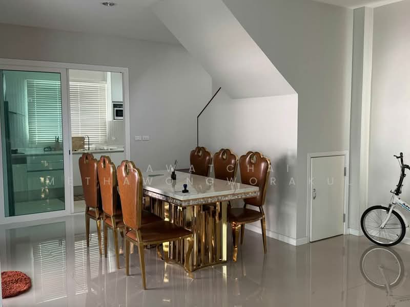 4-BR House, Bangkok, Sam Wa Tawan Tok, Khlong Sam Wa, Bangkok, 4 Bedrooms, 325 sqm, Single Detached House For Sale, by Thawatchai Methawongworakul, 500183925 - DDproperty.com