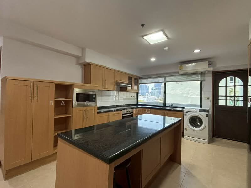 Centre Point Residence Phromphong, Bangkok, Soi Sukhumvit 39, Khlong Tan Nua, Watthana, Bangkok, 4 Bedrooms, 325 sqm, Condo For Rent, by Bangkok House Living, 500183930 - DDproperty.com