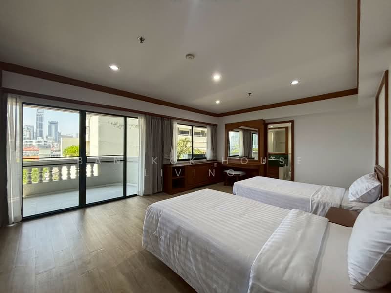 Centre Point Residence Phromphong, Bangkok, Soi Sukhumvit 39, Khlong Tan Nua, Watthana, Bangkok, 4 Bedrooms, 325 sqm, Condo For Rent, by Bangkok House Living, 500183930 - DDproperty.com