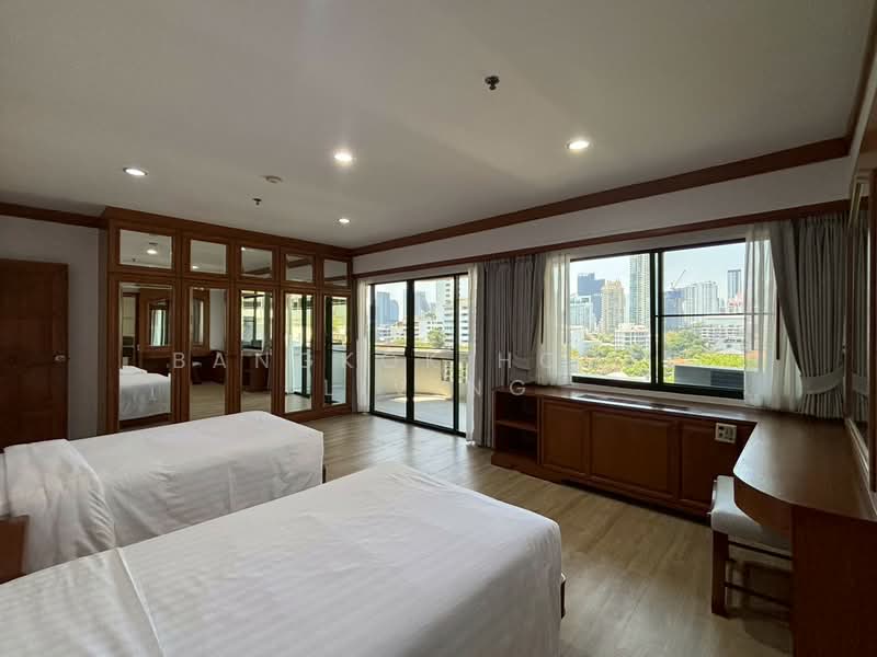 Centre Point Residence Phromphong, Bangkok, Soi Sukhumvit 39, Khlong Tan Nua, Watthana, Bangkok, 4 Bedrooms, 325 sqm, Condo For Rent, by Bangkok House Living, 500183930 - DDproperty.com