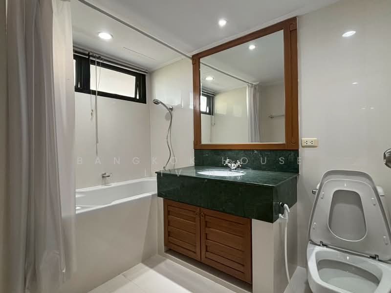 Centre Point Residence Phromphong, Bangkok, Soi Sukhumvit 39, Khlong Tan Nua, Watthana, Bangkok, 4 Bedrooms, 325 sqm, Condo For Rent, by Bangkok House Living, 500183930 - DDproperty.com