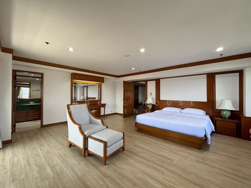Centre Point Residence Phromphong, Bangkok, Soi Sukhumvit 39, Khlong Tan Nua, Watthana, Bangkok, 4 Bedrooms, 325 sqm, Condo For Rent, by Bangkok House Living, 500183930 - DDproperty.com