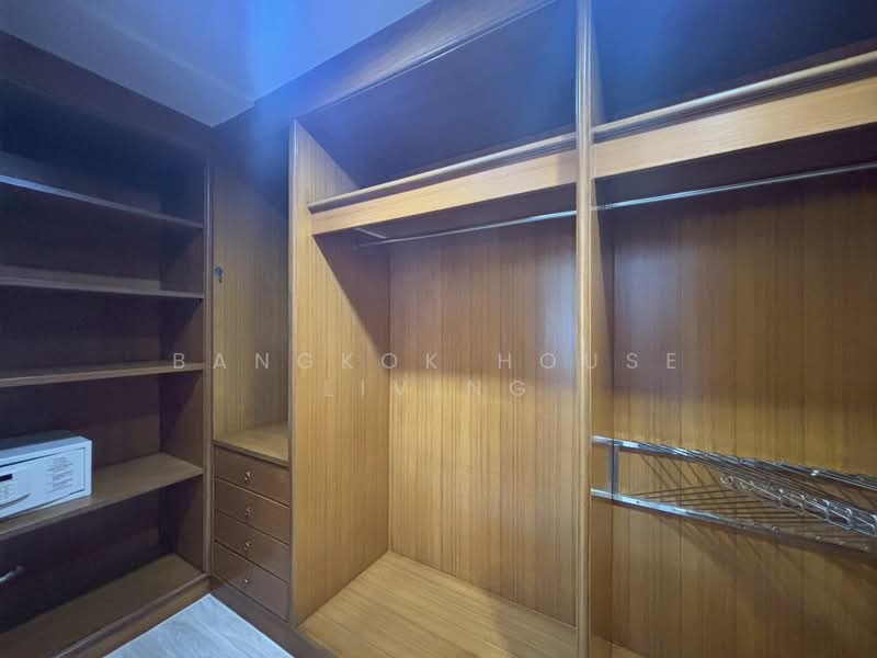 Centre Point Residence Phromphong, Bangkok, Soi Sukhumvit 39, Khlong Tan Nua, Watthana, Bangkok, 4 Bedrooms, 325 sqm, Condo For Rent, by Bangkok House Living, 500183930 - DDproperty.com