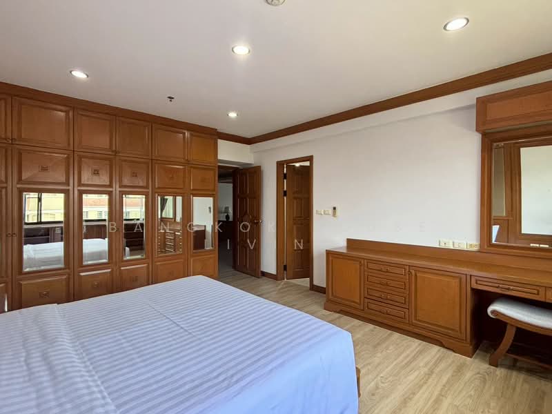 Centre Point Residence Phromphong, Bangkok, Soi Sukhumvit 39, Khlong Tan Nua, Watthana, Bangkok, 4 Bedrooms, 325 sqm, Condo For Rent, by Bangkok House Living, 500183930 - DDproperty.com