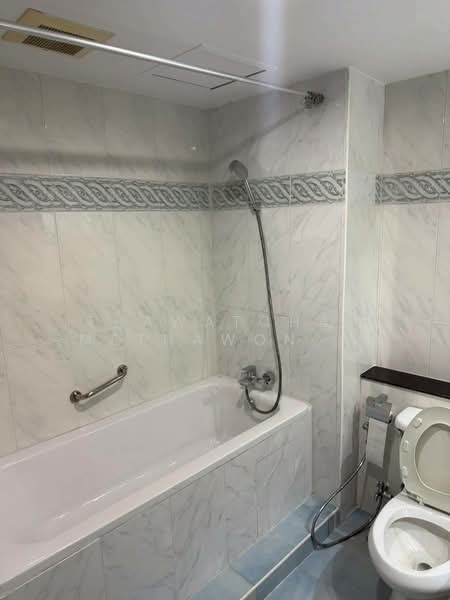 Asoke Place, Bangkok, Asok Montri Rd, Khlongtoei Nua, Watthana, Bangkok, 2 Bedrooms, 83 sqm, Condo For Rent, by Thawatchai Methawongworakul, 500183947 - DDproperty.com