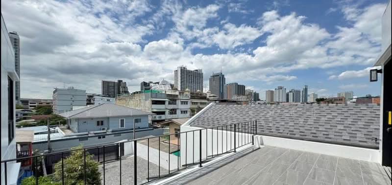 ขายบ้านหรู 3 ชั้น สร้างใหม่ ใกล้ไอคอนสยาม ทำเล BTS วงเวียนใหญ่ ตกแต่งครบ พร้อมอยู่, Bangkok, กรุงธนบุรี, Bang Lam Phu Lang, Khlong San, Bangkok, 6 Bedrooms, 530 sqm, Single Detached House For Sale, by บุษบา รัตนวงษ์ชัย, 500184144 - DDproperty.com