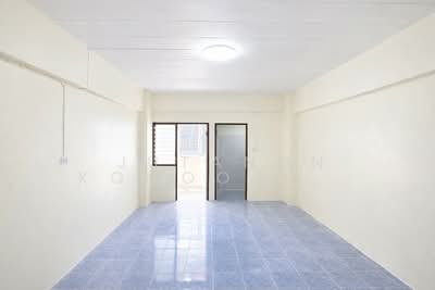 ขาย - Uea Amornsuk : เอื้ออมรสุข, กรุงเทพ