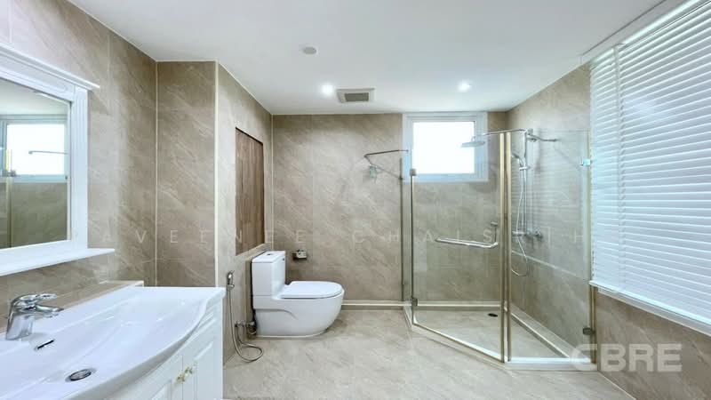 Ideal 24, Bangkok, 85 Sukhumvit 24 Alley, Khong Tan, Khlong Toei, Bangkok, 4 Bedrooms, 330 sqm, Condo For Sale, by Paveenee Chaisriha, 500184162 - DDproperty.com