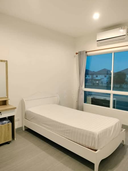 สัมมากร อเวนิว สุวรรณภูมิ(Sammakorn Avenue Suvarnabhumi), กรุงเทพ, Rural Development 3 Khlong Song Ton Noon, คลองสองต้นนุ่น, ลาดกระบัง, กรุงเทพ, 248 ตร.ม., ทาวน์เฮ้าส์ ขาย, โดย Vipada Supaporn, 500184188 - DDproperty.com