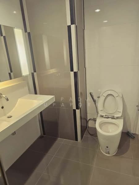 Rhythm Ratchada, Bangkok, 558 Ratchadaphisek Road, Samsen Nok, Huai Khwang, Bangkok, 2 Bedrooms, 72 sqm, Condo For Rent, by Vipada Supaporn, 500184199 - DDproperty.com