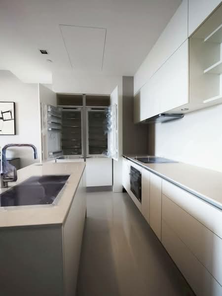 Q1 Sukhumvit, Bangkok, 1 Sukhumvit Road, Khlong Toei, Khlong Toei, Bangkok, 3 Bedrooms, 148 sqm, Condo For Rent, by Thananith Ittitulyapong, 500184233 - DDproperty.com