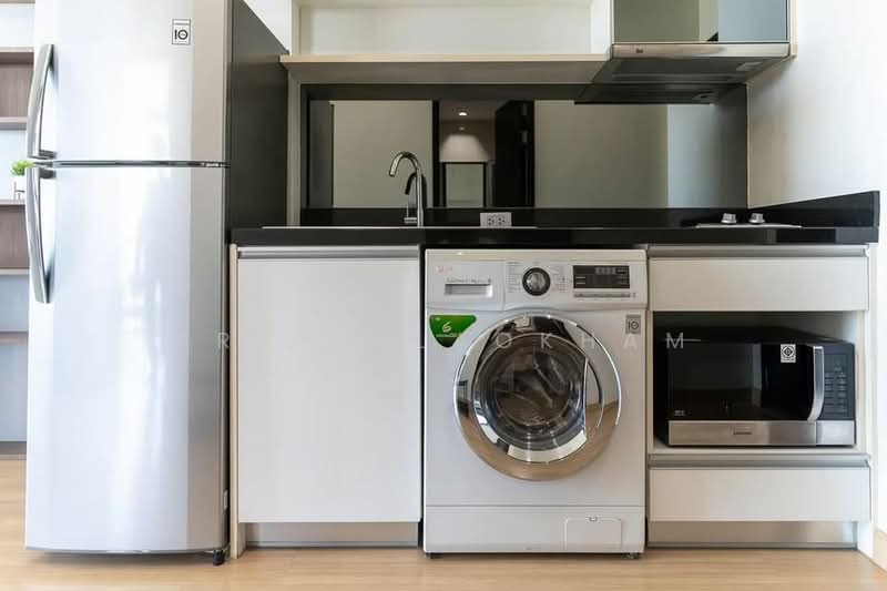 Sky Walk Residences, Bangkok, 1599 Sukhumvit Road, Phra Kanong Nua, Watthana, Bangkok, 1 Bedroom, 54 sqm, Condo For Rent, by Araya Laokham, 500184247 - DDproperty.com