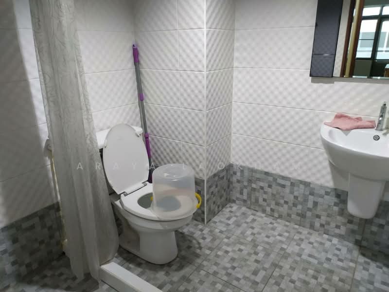 Royal Castle Sukhumvit, Bangkok, 30 Soi Sukhumvit 39, Khlongtoei Nua, Watthana, Bangkok, 3 Bedrooms, 120 sqm, Condo For Sale, by Araya Laokham, 500184267 - DDproperty.com