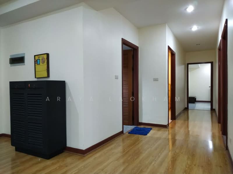 Royal Castle Sukhumvit, Bangkok, 30 Soi Sukhumvit 39, Khlongtoei Nua, Watthana, Bangkok, 3 Bedrooms, 120 sqm, Condo For Sale, by Araya Laokham, 500184267 - DDproperty.com