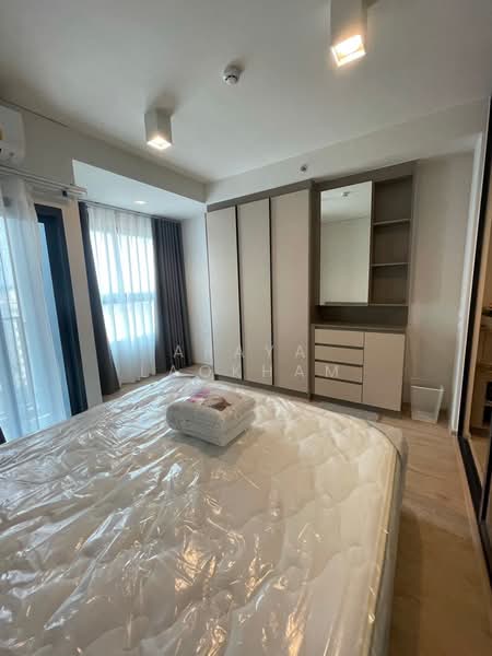 IDEO Sathorn-Wongwian Yai, Bangkok, 219 Soi Krung Thonburi 1, Khlong Ton Sai, Khlong San, Bangkok, 1 Bedroom, 35 sqm, Condo For Sale, by Araya Laokham, 500184345 - DDproperty.com