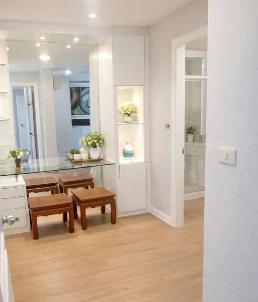 President Park Sukhumvit 24, Bangkok, 99 Sukhumvit 24 Alley, Khlongtoei Nua, Watthana, Bangkok, 3 Bedrooms, 261 sqm, Condo For Rent, by Napatsawan Tamjorhor, 500184424 - DDproperty.com