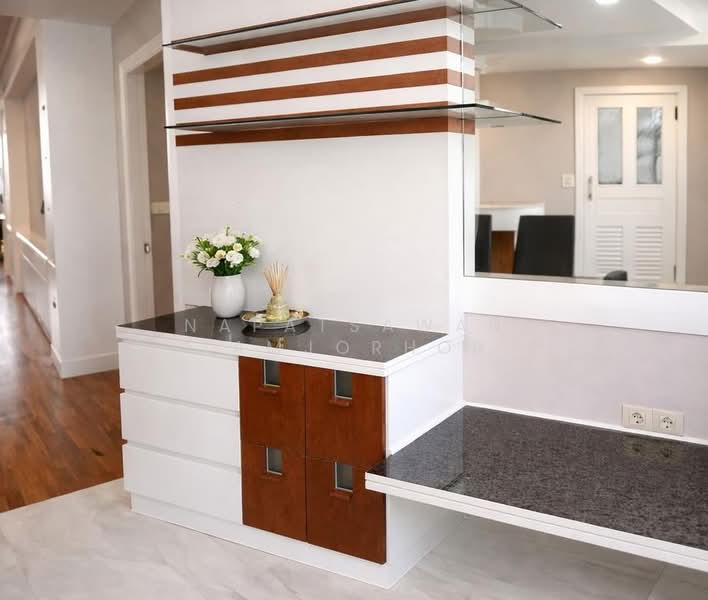 President Park Sukhumvit 24, Bangkok, 99 Sukhumvit 24 Alley, Khlongtoei Nua, Watthana, Bangkok, 3 Bedrooms, 261 sqm, Condo For Rent, by Napatsawan Tamjorhor, 500184424 - DDproperty.com