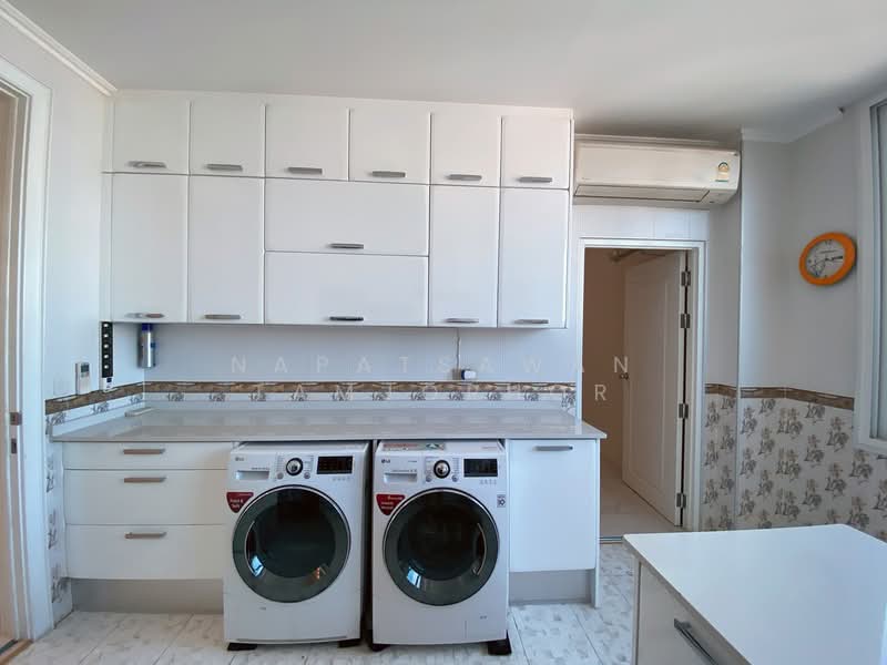 Royce Private Residences, Bangkok, 61 Soi Sukhumvit 31, Khlongtoei Nua, Watthana, Bangkok, 4 Bedrooms, 355 sqm, Condo For Sale, by Napatsawan Tamjorhor, 500184465 - DDproperty.com