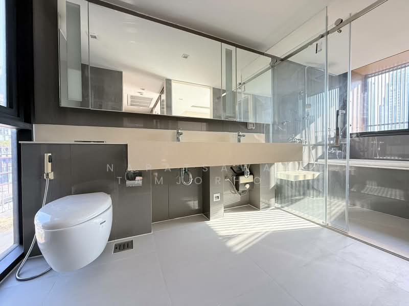 Urbitia Thonglor, Bangkok, 19 Soi Sukhumvit 36 Thonglor Road, Phra Kanong, Khlong Toei, Bangkok, 2 Bedrooms, 65 sqm, Condo For Rent, by Napatsawan Tamjorhor, 500184469 - DDproperty.com