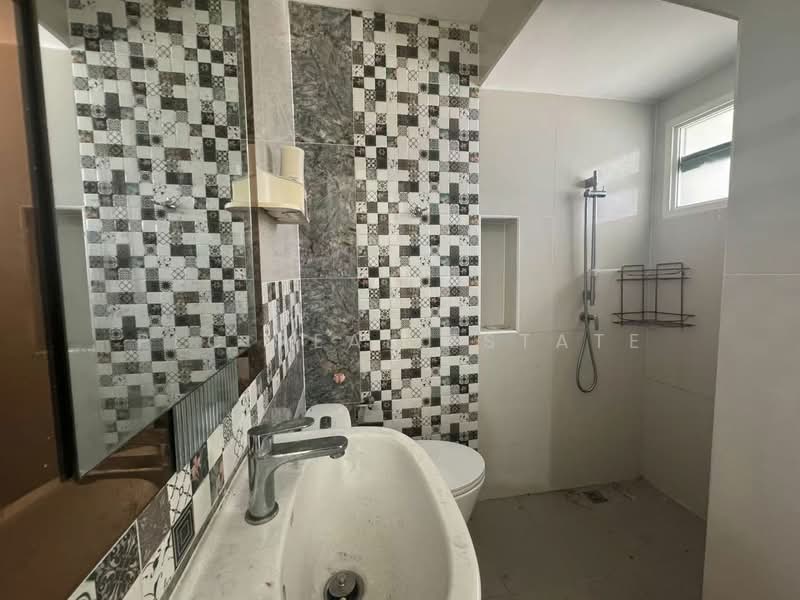 Townhouse 4 Bedroom for Sale in East Pattaya, Chon Buri (Pattaya), Bang Lamung, Bang Lamung (Pattaya), Chon Buri (Pattaya), 4 Bedrooms, 69 sqm, Townhouse For Sale, by PLC real estate, 500184676 - DDproperty.com